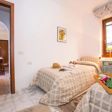 Veranda Di Apartment Menaggio